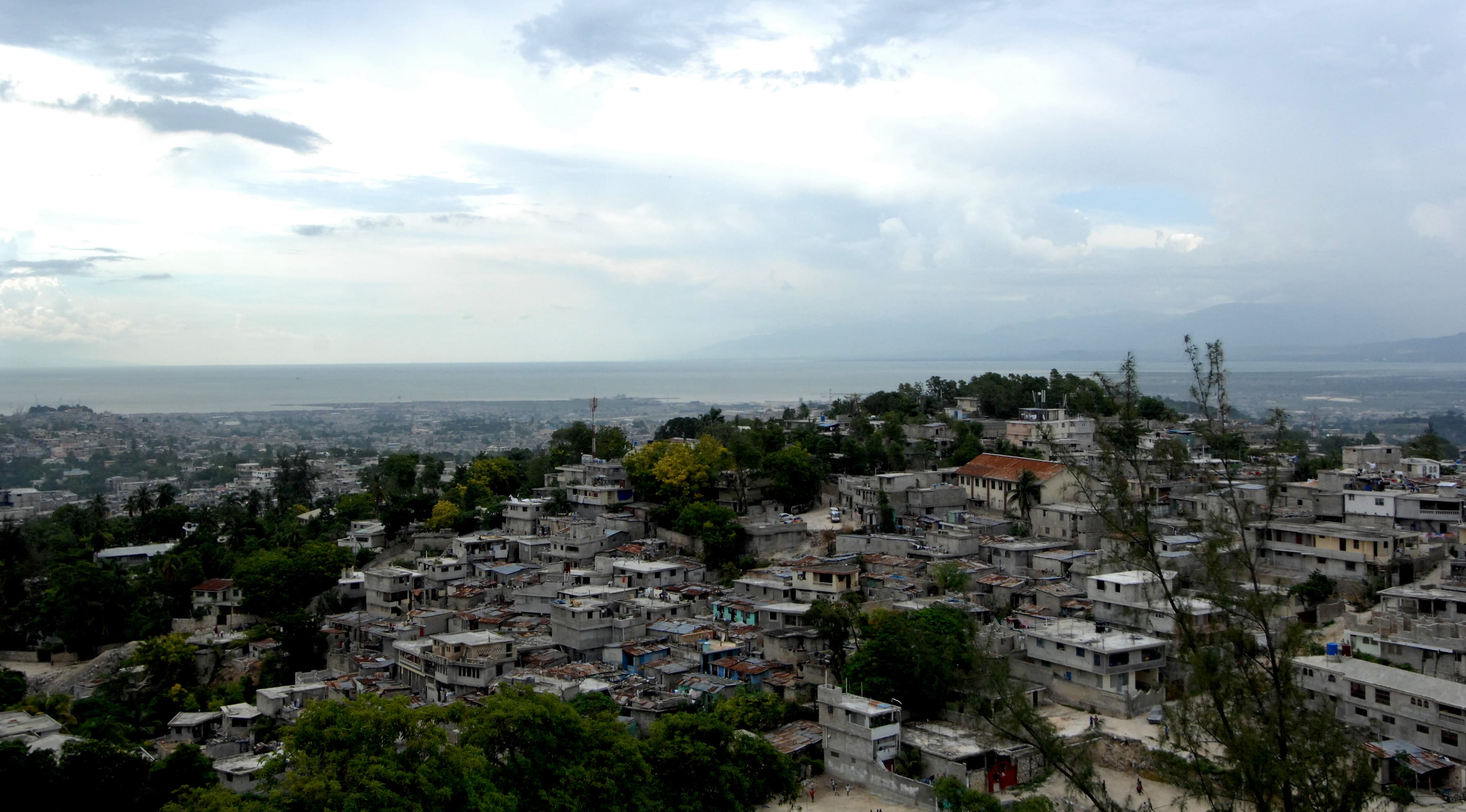 Haïti : Port-au-Prince sous emprise des gangs, l'aide humanitaire défie le chaos